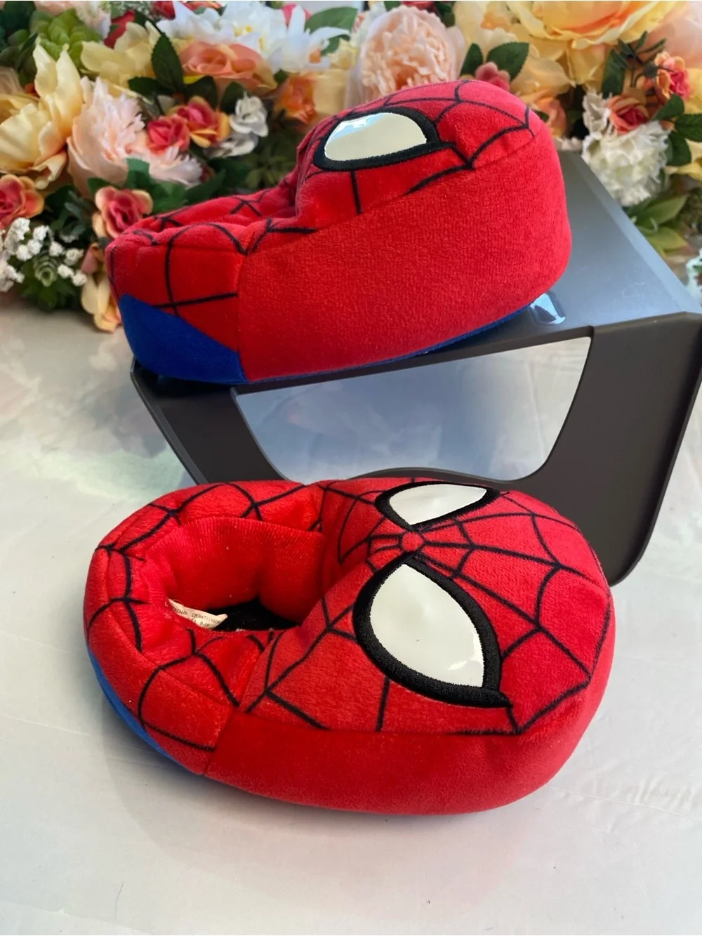 Spider-Man Kids Plush Slipper Bundle 2 Pairs Red Size 9/10 Cozy Indoor Shoes